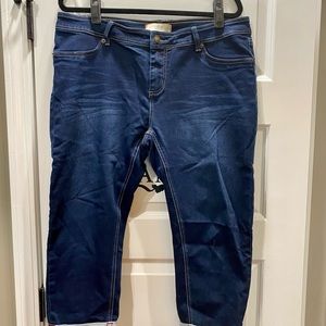 Angel Kiss Jean Capris Size 18